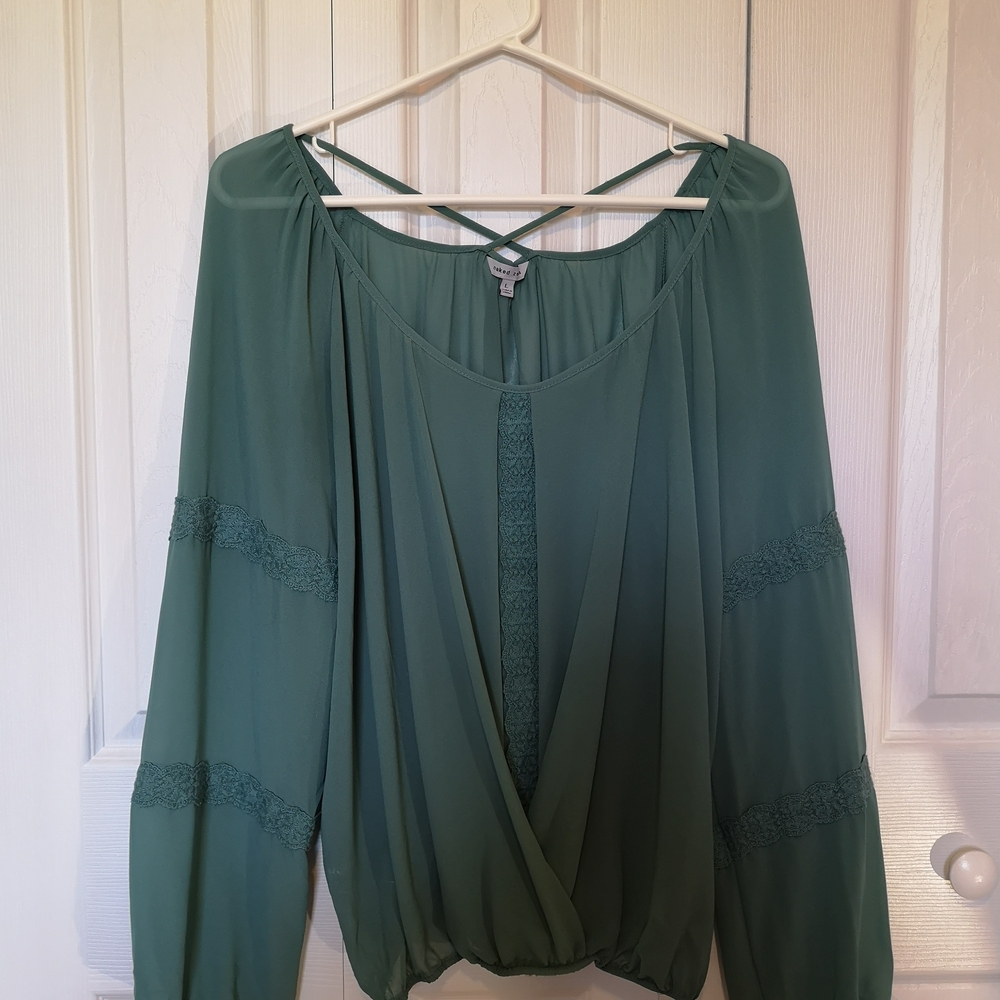 Naked Zebra Romantic Teal Blouse with Lace Detail Size L